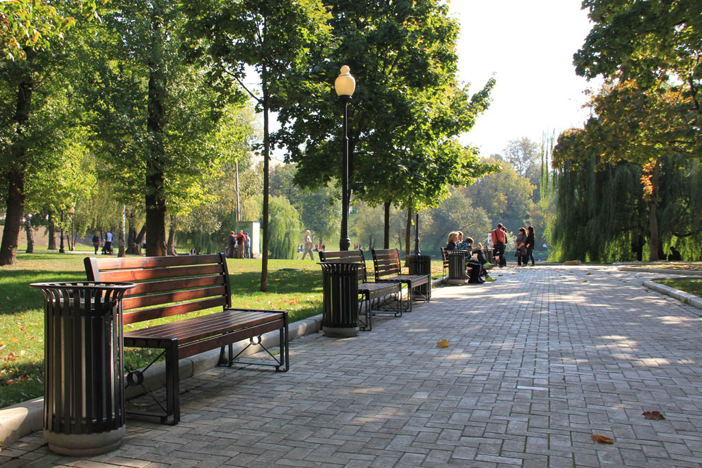 Парк у Новодевичьего монастыря - фото 1