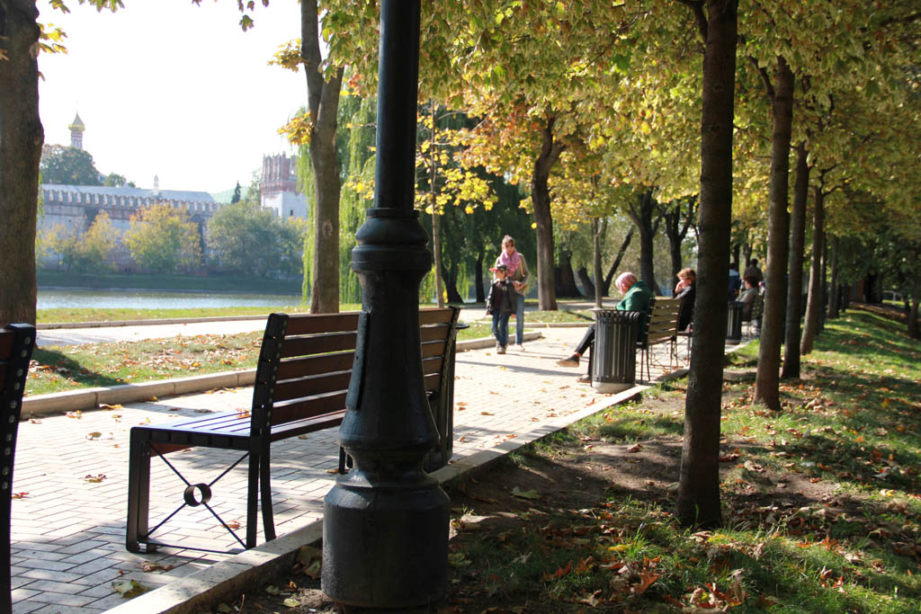 Парк у Новодевичьего монастыря - фото 2