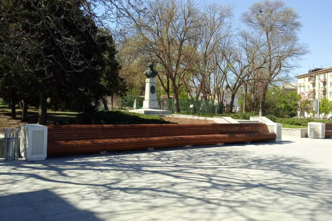 Площадь у Драматического театра. Севастополь - фото 1